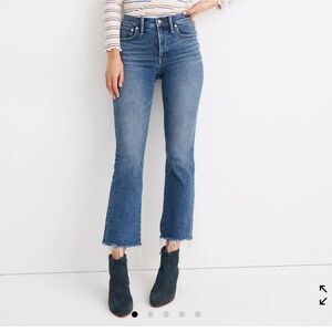 Madewell Cali Demi- Boot Cropped Jean With Frayed Hem. Size 26